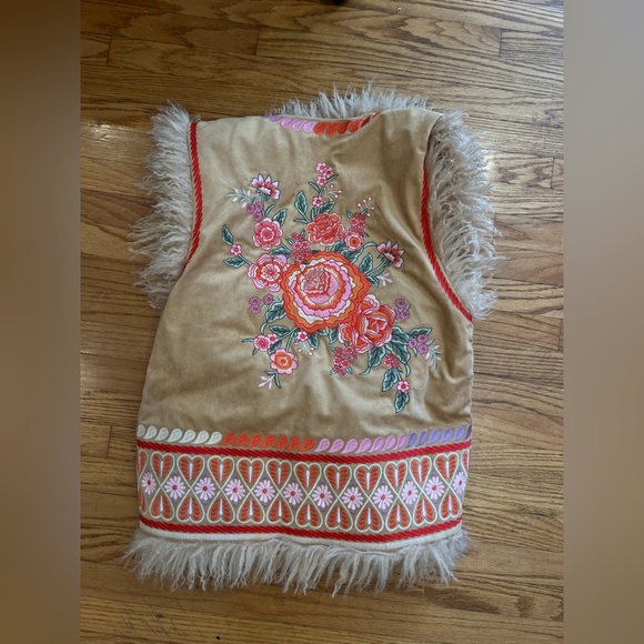 Spell Vest - Picture 6 of 6